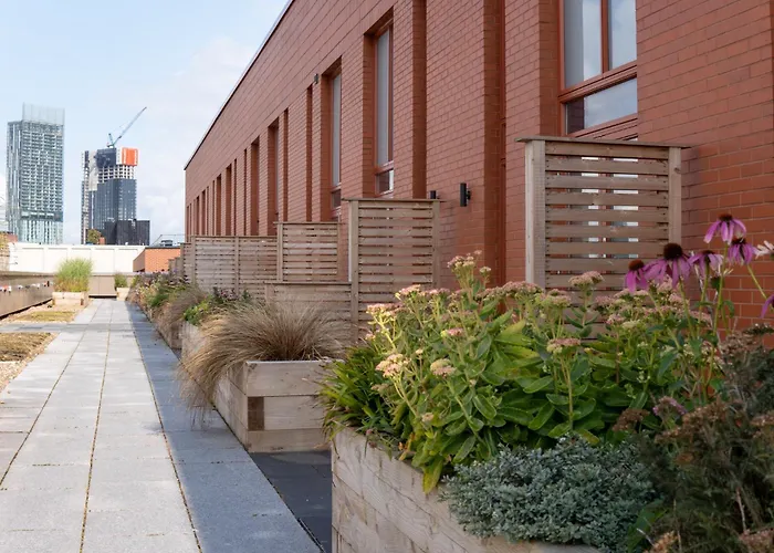 3Br Penthouse By Torr Property Group Short Term Lets With Private Rooftop Garden Manchester