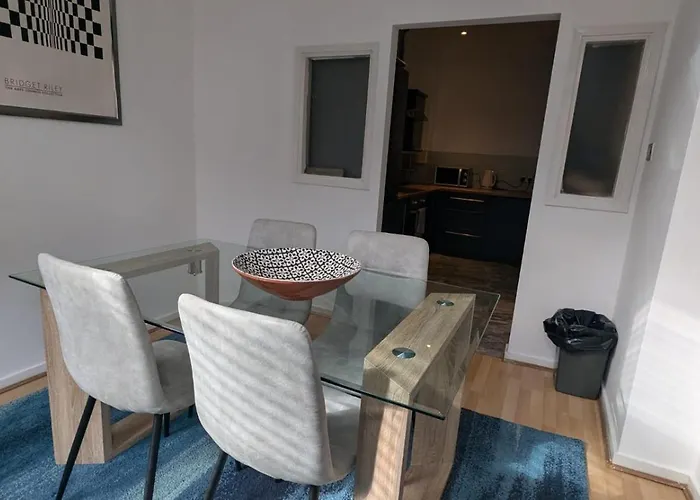 Spacious 2 Bed In City Centre